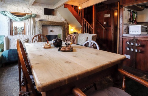 Oxenhope Cottage | MOLDY WARP BARN, pet friendly, character holiday cottage in Haworth
