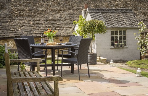 North Cerney Cottage | Mole End Cottage (2) - a beautiful property sleeping 2 guests in 1 bedroom