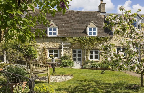 North Cerney Cottage | Mole End Cottage (2) - a beautiful property sleeping 2 guests in 1 bedroom