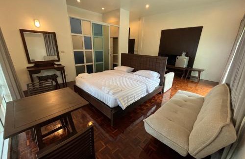 North Pattaya Cabin | Molecular cloud