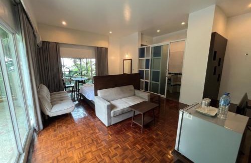 North Pattaya Cabin | Molecular cloud