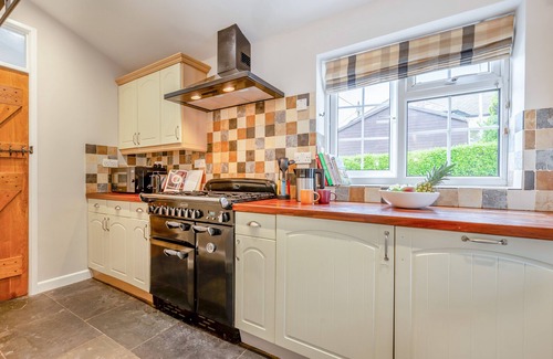 Egloshayle House | Molesworth Cottage - Three Bedroom House, Sleeps 5