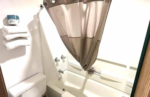 Quad Cities Hotel | Moline Bell Hotel