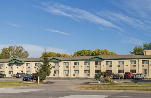 Quad Cities Hotel | Moline Bell Hotel