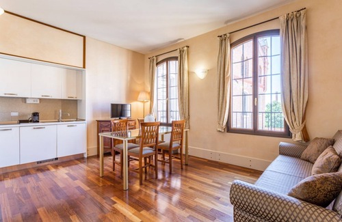 Molina Apartment | Molino Stucky Residence Mascareta Suite
