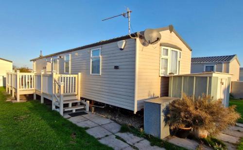 Ingoldmells Resort | MOLLIES DEN 6 Berth 2 Bedrooms Waterside Leisure Park Ingoldmells