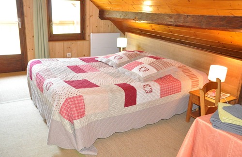 Queige House | Molliessoulaz barn with wolves