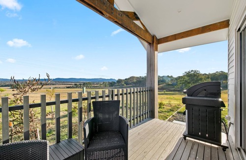 Lovedale Apartment | Molly Morgan Vineyard Villa Semillon Weekend Getaway for Two