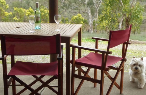Gillentown Cottage | Molly's Chase, Mollyfies Log cabin B&B