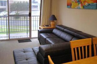 Mollymook Hotel | Mollymook Shores
