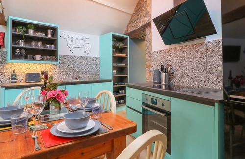 Ivybridge Cottage | MOLLYS BARN, pet friendly, character holiday cottage in Ivybridge