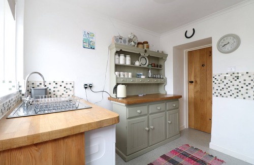 St Just Cottage | MOLLYS COTTAGE, pet friendly, country holiday cottage in St Just