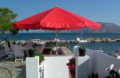 Skiros Bed & Breakfast | Molos ONE