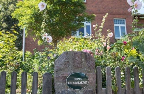 Panten Bed & Breakfast | Mom's Bed & Breakfast - Doppelzimmer mit Etagendusche