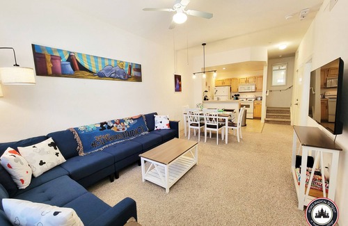 Venetian Bay Villages Apartment | Mom's Magical Retreatn"Close to the Magic, but away from the mayhem!"
