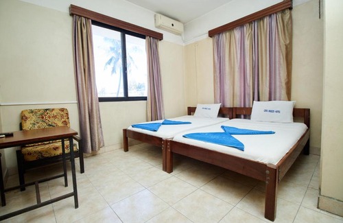 Ras Makamaiwe Hotel | Mombasa Railway Gardens Hotel