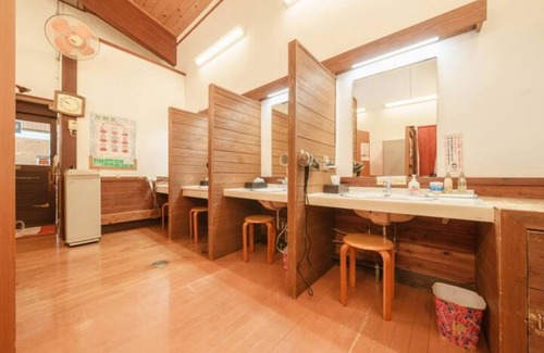 Kawanehon Hotel | MomijiFusion of outdoor and healingHot spring /Haibaragun Shizuoka