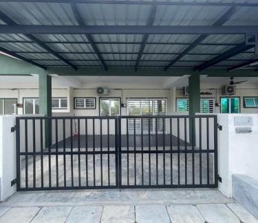 Bandar Seri Iskandar House | mOmma's Homestay