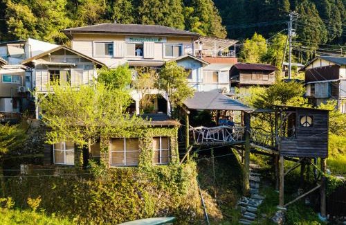 Miyoshi House | Momonga Village