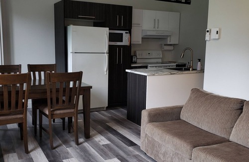 Chicoutimi Apartment | Mon refuge Chic-urbain, 1 bedroom downtown Chicoutimi
