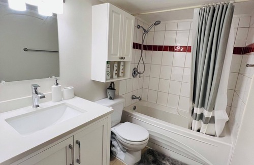 Cordova Bay Apartment | Mon Studio
