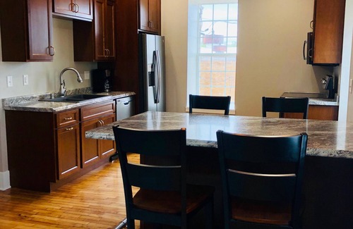 Green Lake Apartment | Mona K's-Big Green Rental