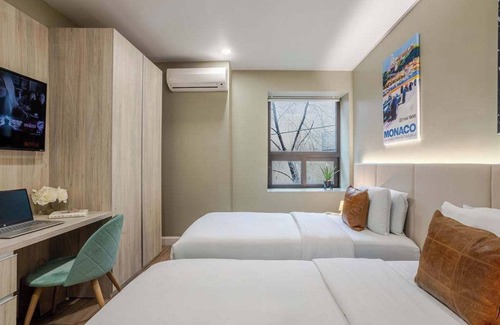 Gay Village Hotel | Monaco Duo – Berri-UQAM Nest