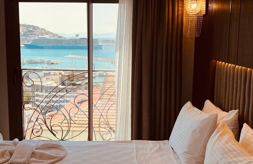 Kusadasi City Centre Bed & Breakfast | Monalisa