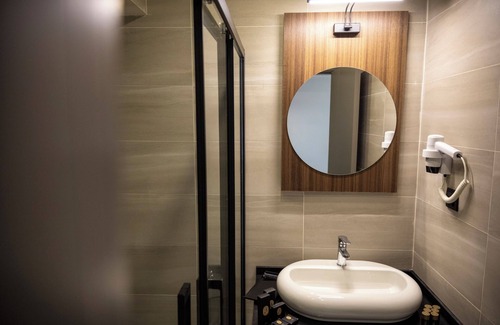 Kusadasi City Centre Bed & Breakfast | Monalisa