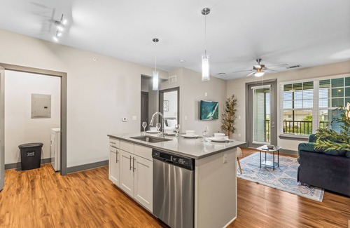 Florida Central Atlantic Coast Apartment | Monarch Apartments 15m to Parks, Pet Friendly, Free Parking by Heavenly Homes
