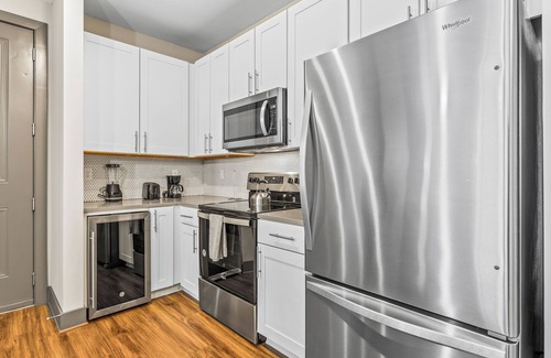Florida Central Atlantic Coast Apartment | Monarch Apartments 15m to Parks, Pet Friendly, Free Parking by Heavenly Homes
