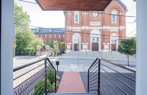 Mount Adams House | Monastery Guest House in Mt Adams
