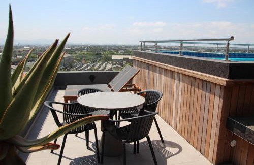 Observatory Apartment | MONDAINE CENTRAL LUXURIOUS SPACIOUS AND TRENDY