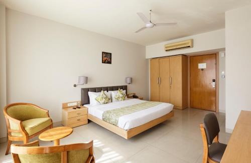 Kopar Khairane Hotel | Monday Hotels Mahape