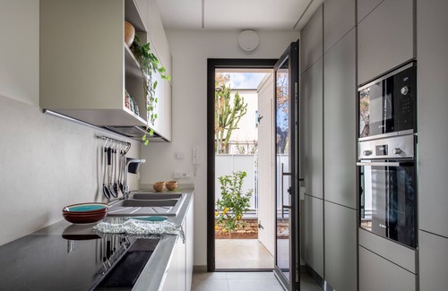 Mondello Villa | Mondello, Villa Blu with swimming pool (7 min from the beach)