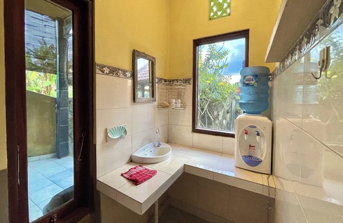 Penebel House | Mongan Homestay Beside The Belulang Hot Spring