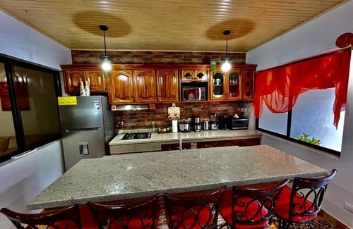 Monteverde House | Moni's House, Terraza con Espectacular Vista al Mar,