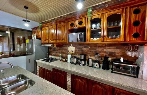 Monteverde House | Moni's House, Terraza con Espectacular Vista al Mar,