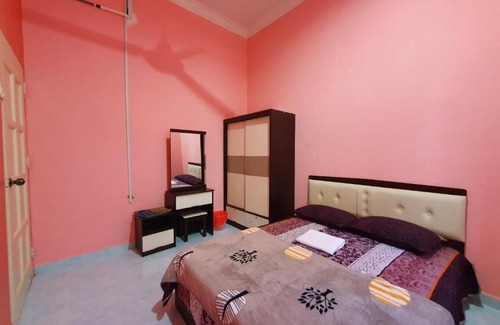 Marang House | Monie's Homestay Marang