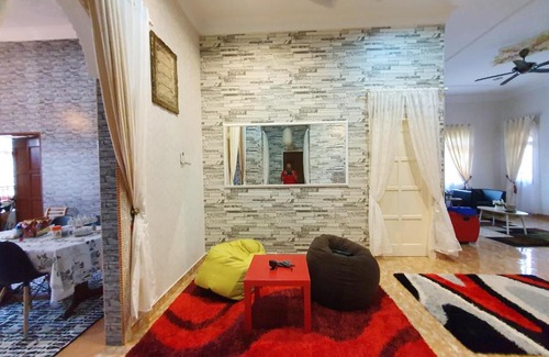 Marang House | Monie's Homestay Marang