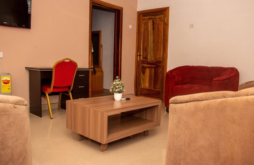 Obuasi Hotel | Monipee Hotel