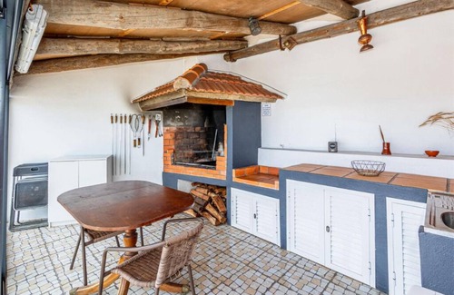 Porto Moniz House | Moniz Ocean Escape | BBQ | Near Porto Moniz Pools