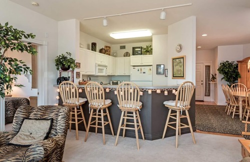 Corolla Condo | Monkey Business: Ground Floor Condo, Close to Community Pool