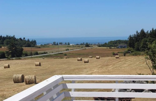 Oak Harbor House | Monkey Hill Farm at Deception Pass