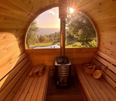 Seia House | Monkey Tiny Barnhouse with amazing views!