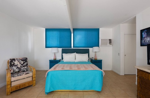 Desert Park Estates Hotel | Monkey Tree Hotel 3 by AvantStay | Stylish Hotel in Palm Springs w/Pool!