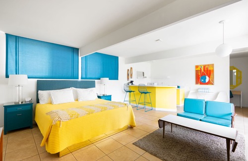 Desert Park Estates Hotel | Monkey Tree Hotel 5 by AvantStay | Stylish Hotel in Palm Springs w/Pool!