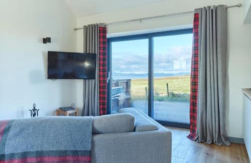 Bornesketaig Cabin | Monkstadt 1745 Restaurant with Rooms