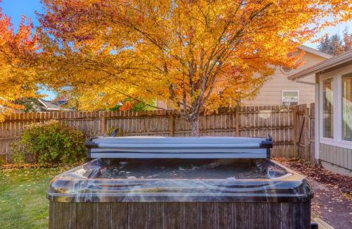 Monmouth House | Monmouth Family Retreat - Pet Friendly, Play Areas, Hot Tub, Game Room