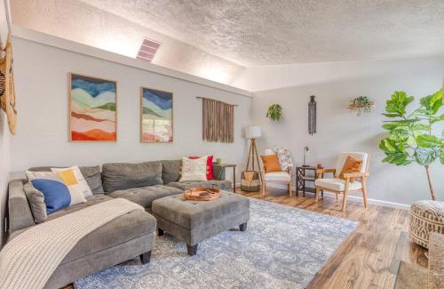 Monmouth House | Monmouth Family Retreat - Pet Friendly, Play Areas, Hot Tub, Game Room